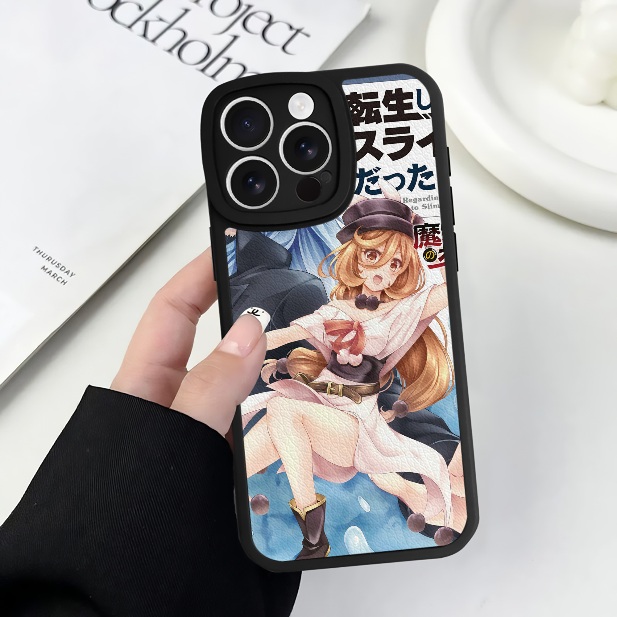 （画像用） 転スラ Regarding Reincarnated to Slime 【iPhone 16シリーズ対応】シリコンスマホケース（レザー調） 材質：シリコン